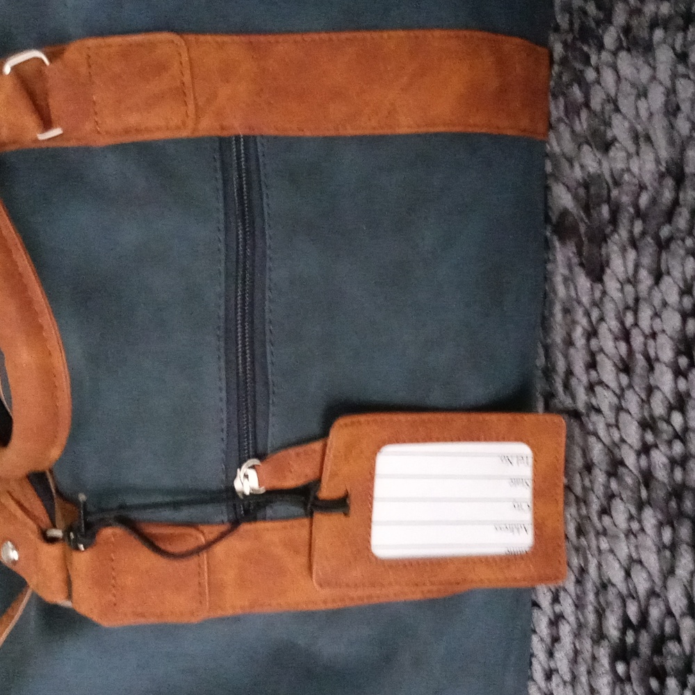 Overnight Bag/Duffle Bag, NWOT - Picture 5 of 10